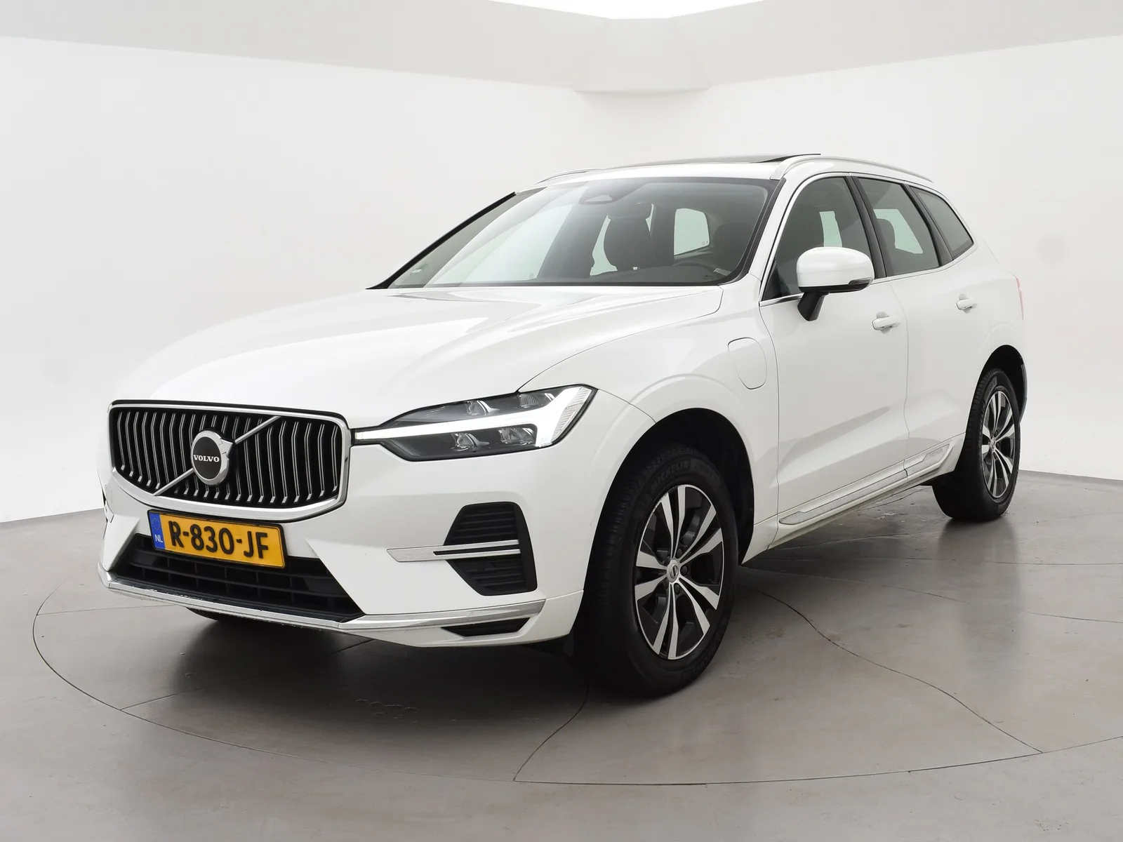 Volvo XC60 (2022) — foto 1