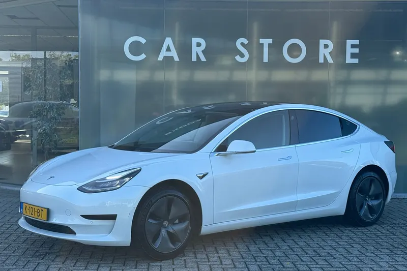 Tesla Model 3 (2020)