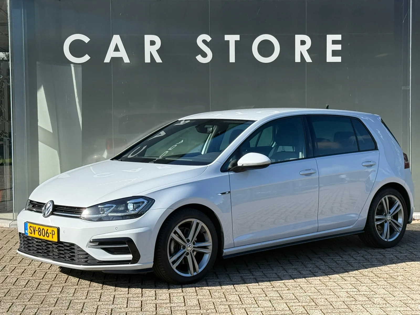 Volkswagen Golf (2018) — foto 1