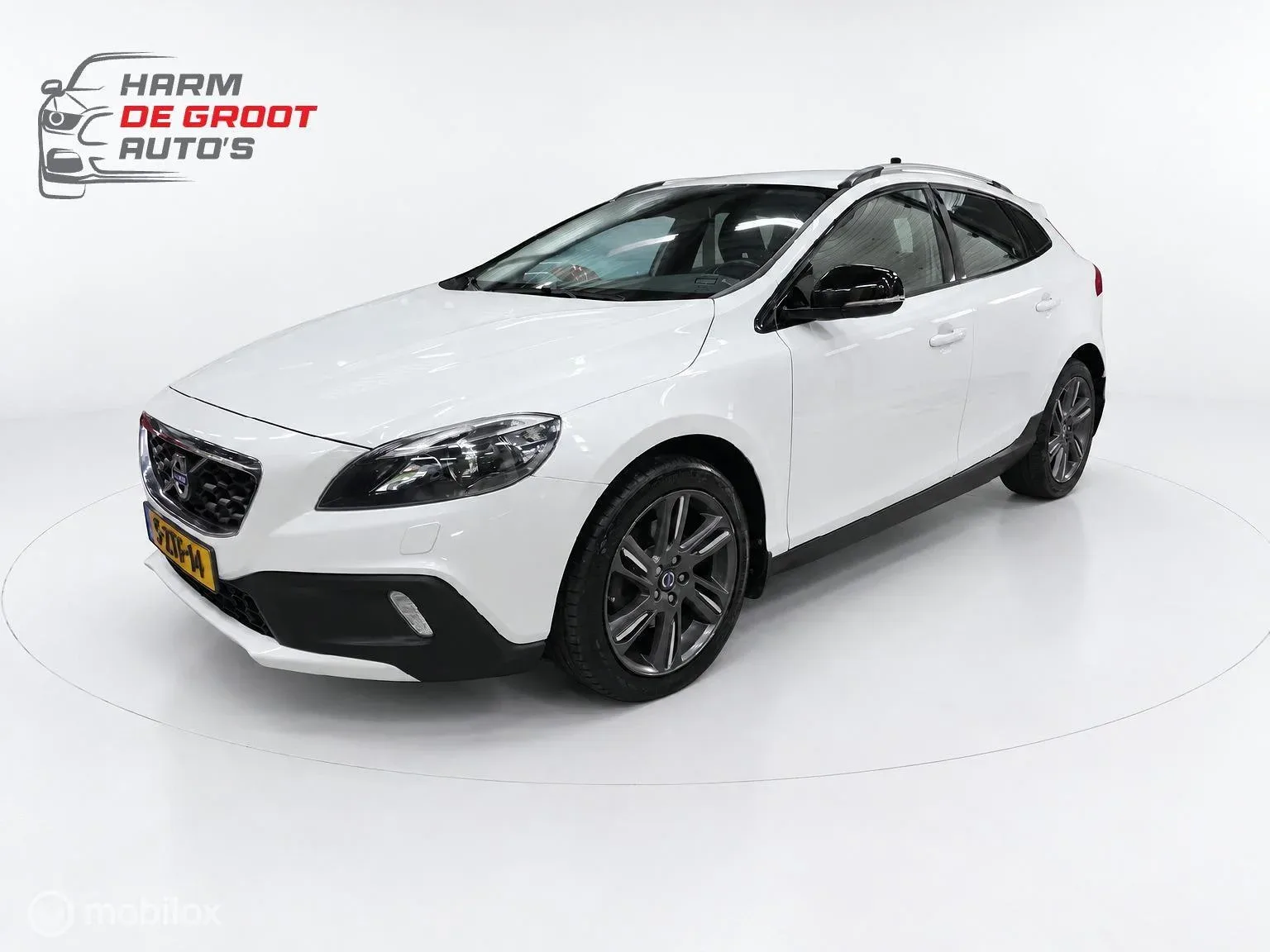 Volvo V40 Cross Country (2015) — foto 1