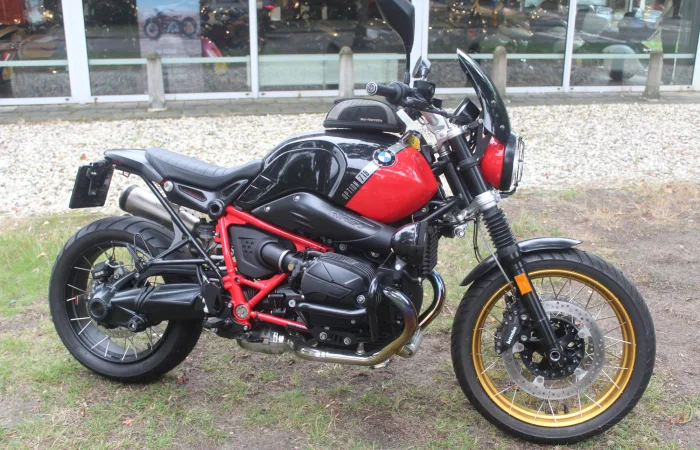 Indian Scout Bobber Limited + Tech (2025) — foto 1