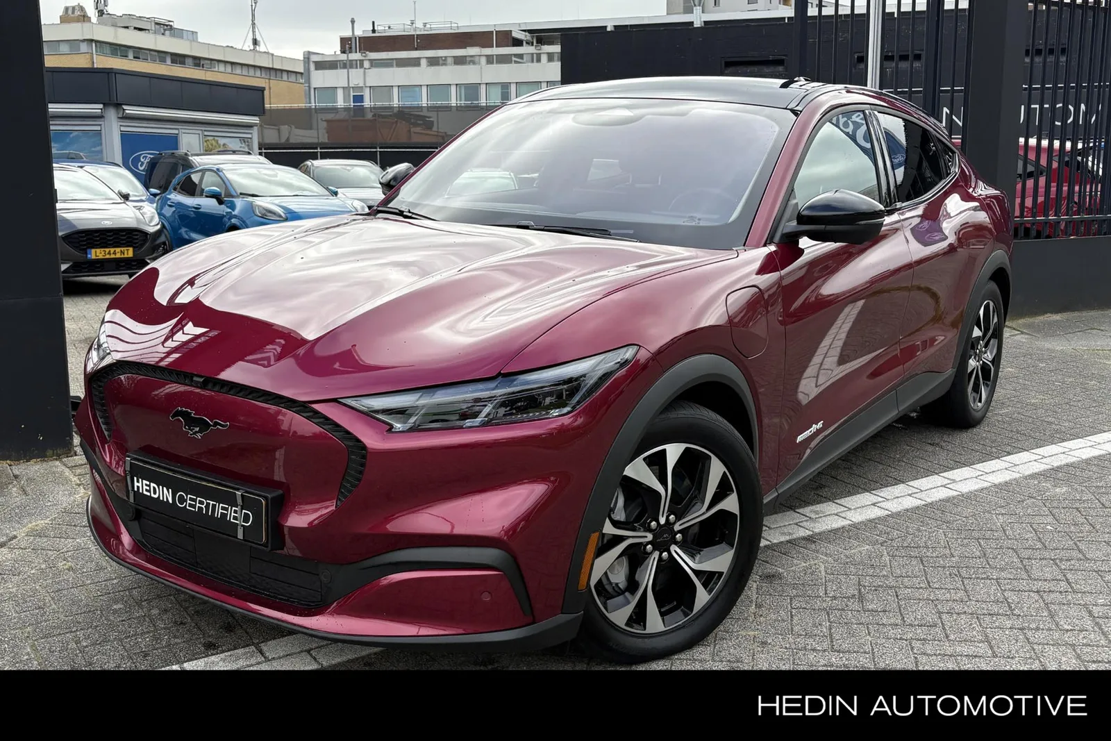 Ford Mustang Mach-E (2025) — foto 1