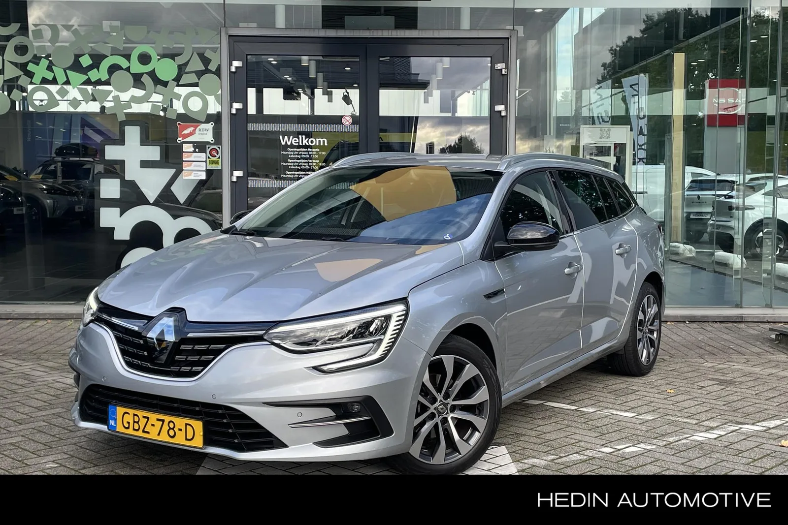 Renault Mégane (2024) — foto 1