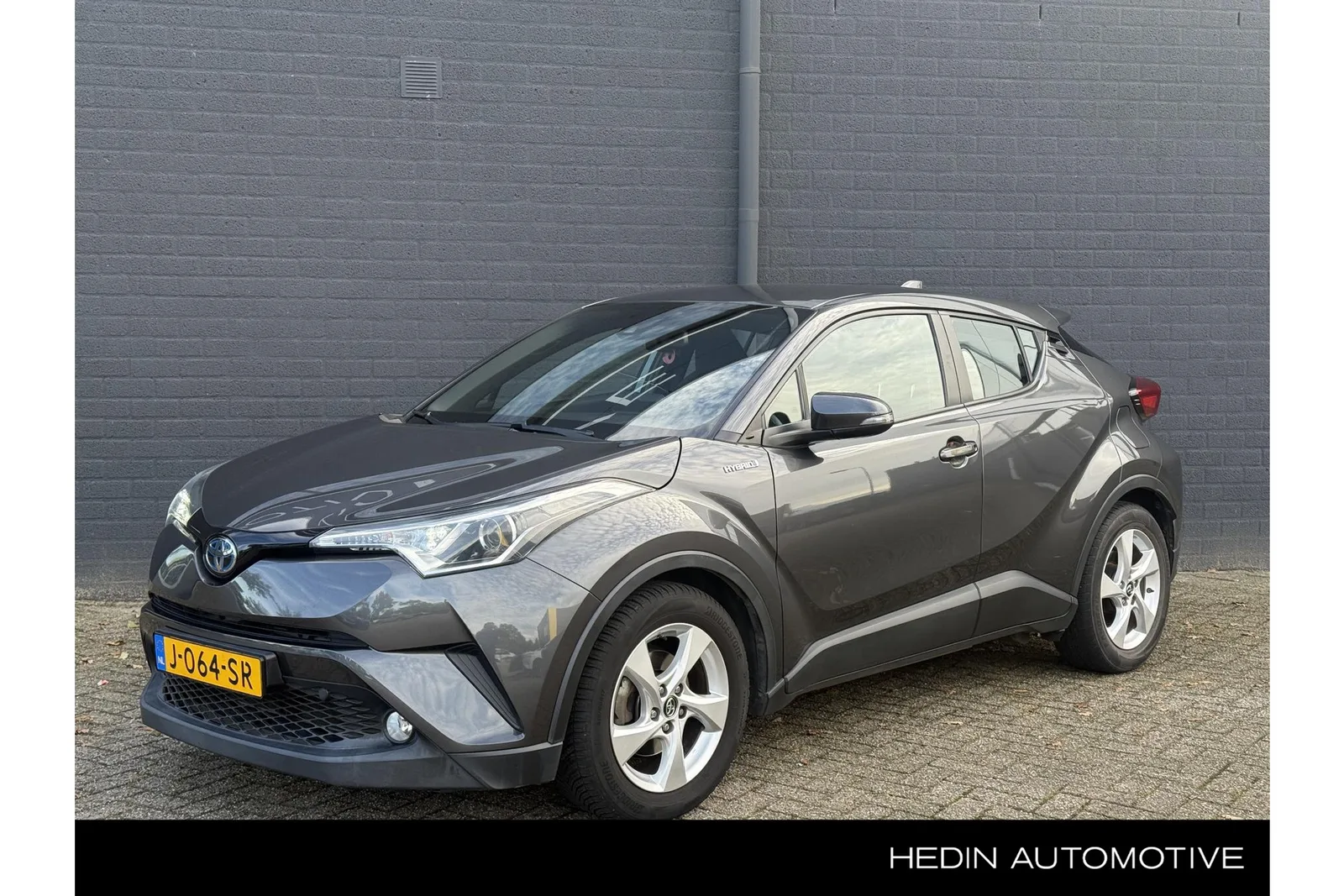 Toyota C-HR (2019) — foto 1