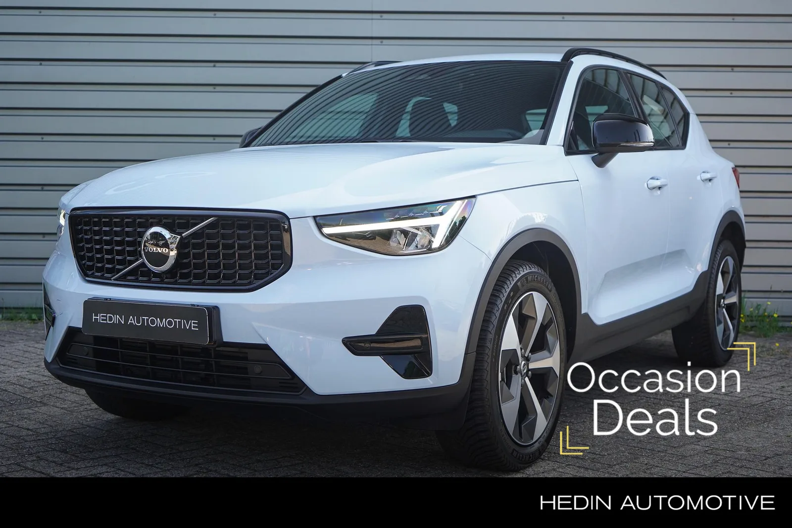Volvo XC40 (2025) — foto 1