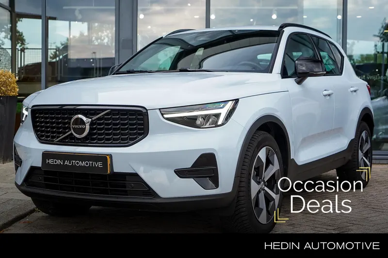 Volvo XC40 (2025)