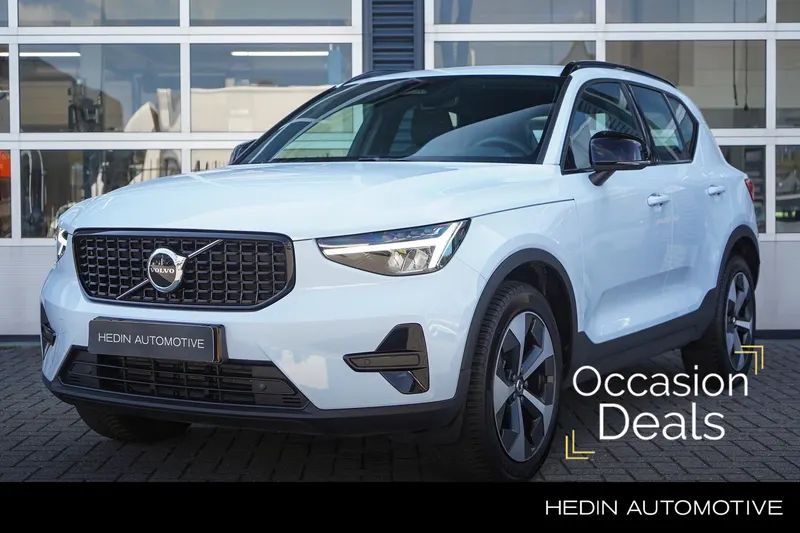 Volvo XC40 (2025)