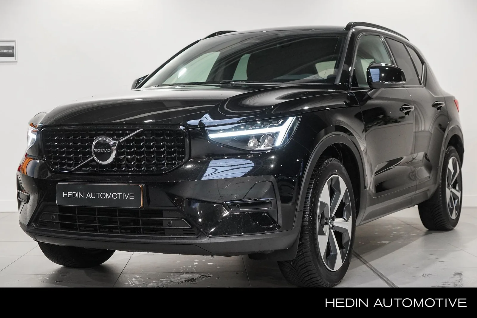 Volvo XC40 (2026) — foto 1