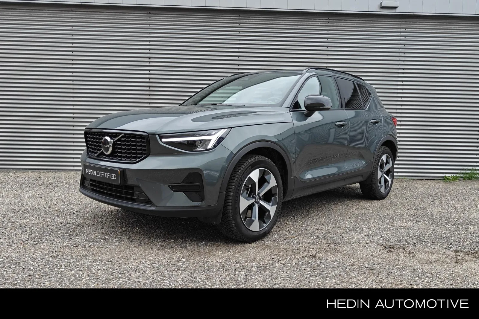Volvo XC40 (2026) — foto 1