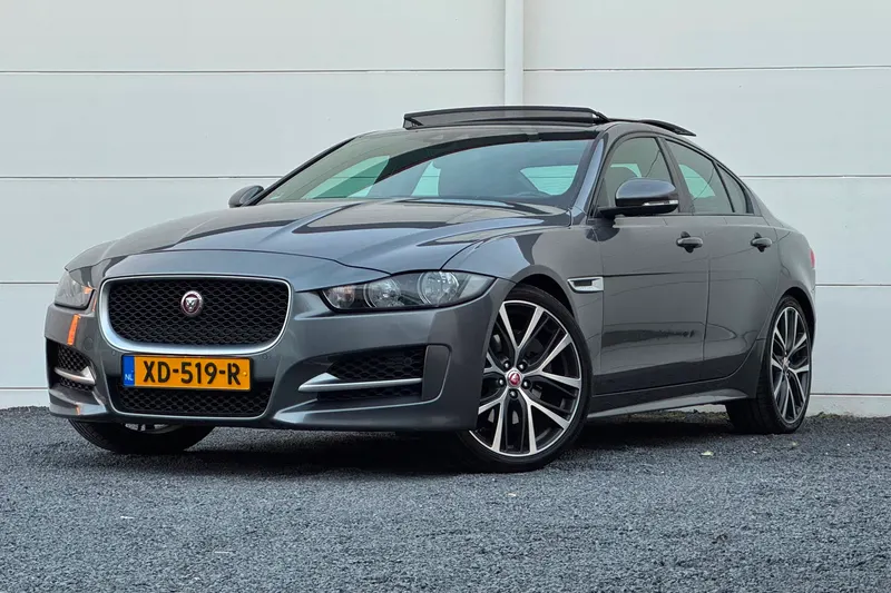 Jaguar XE (2016)