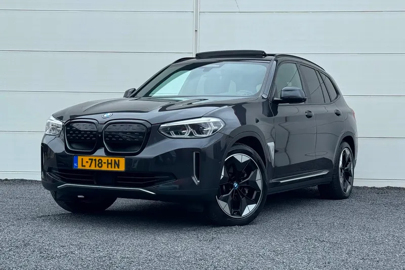 BMW iX3 (2021)