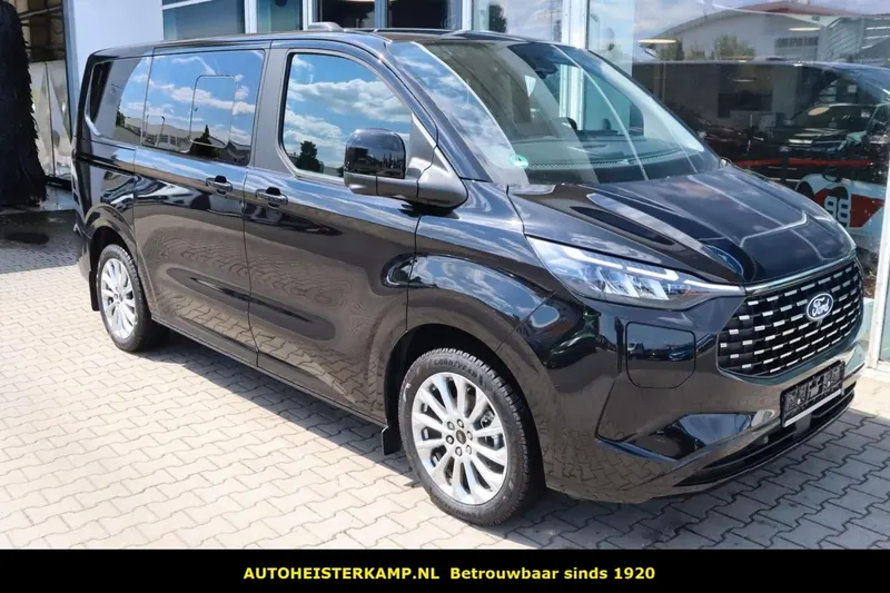 Ford Tourneo Custom (2025)