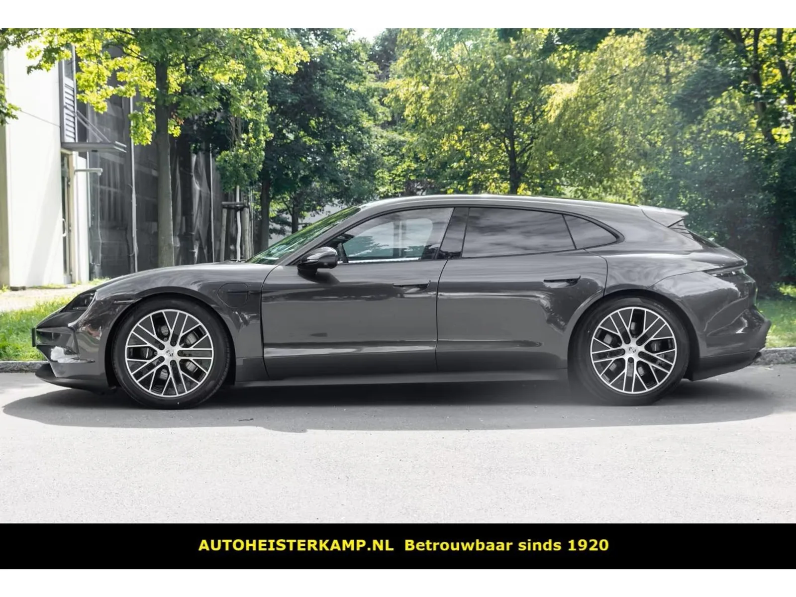 Porsche Taycan Sport Turismo (2025) — foto 1