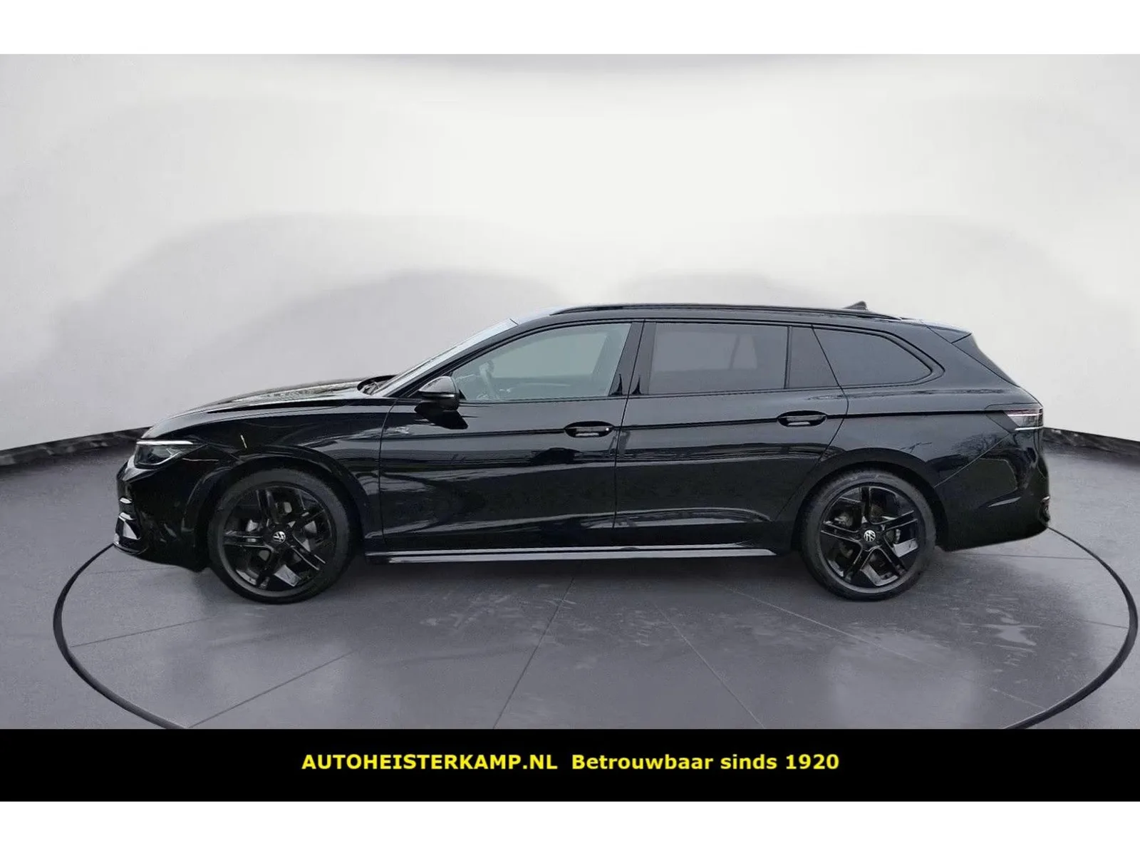 Volkswagen Passat (2025) — foto 1