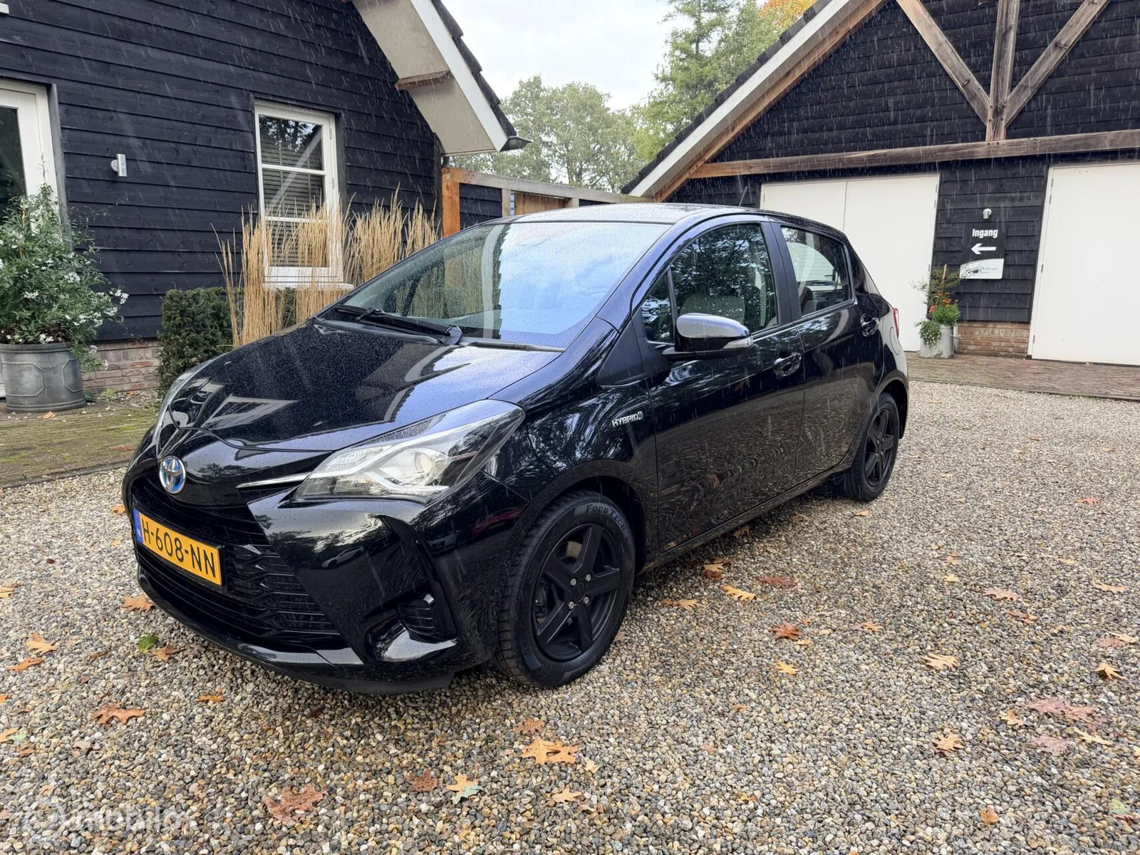 Toyota Yaris (2018) — foto 1