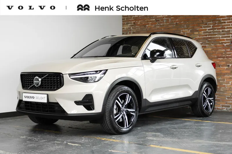 Volvo XC40 (2025)