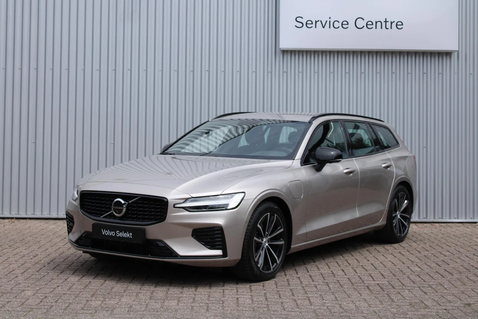 Volvo V60 (2025) — foto 1