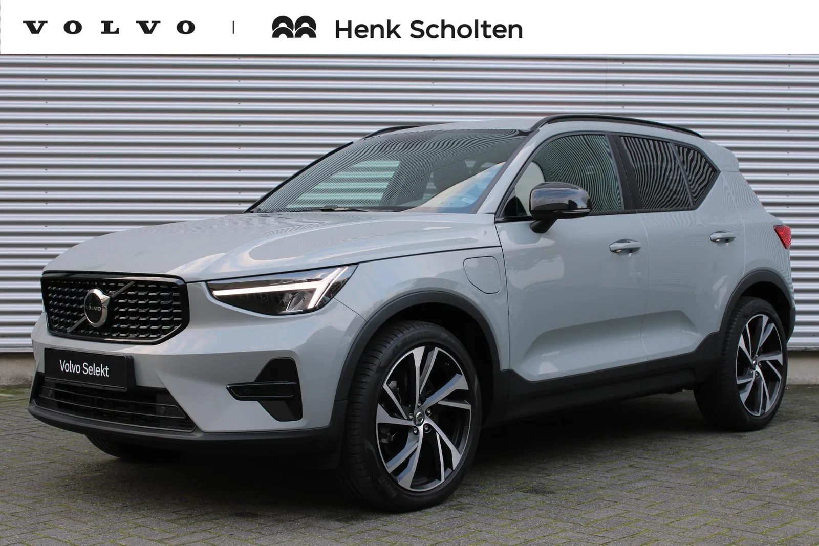 Volvo XC40 (2023) — foto 1
