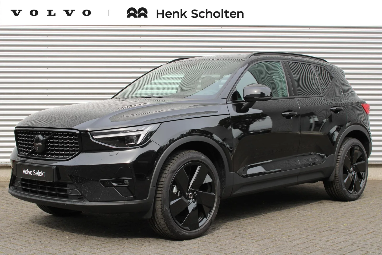 Volvo XC40 (2025) — foto 1