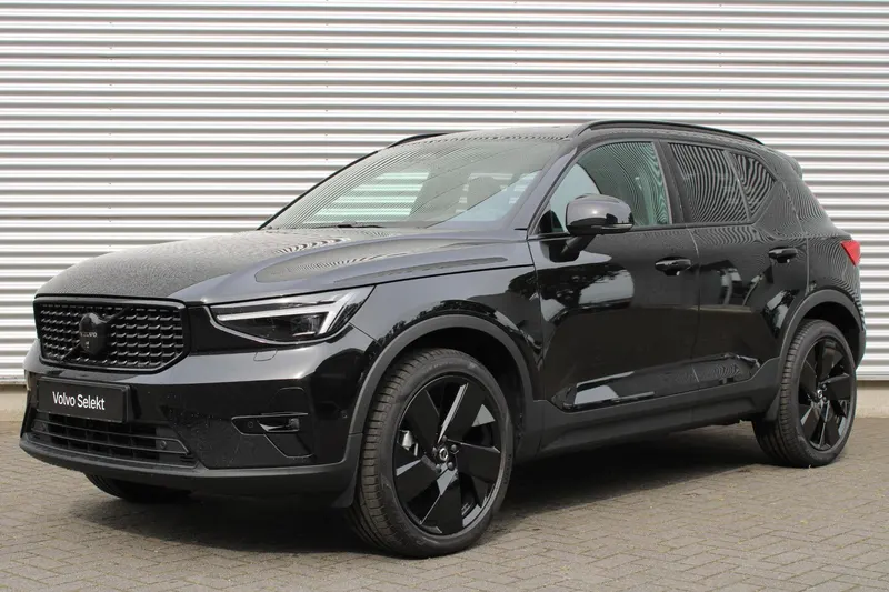 Volvo XC40 (2025)