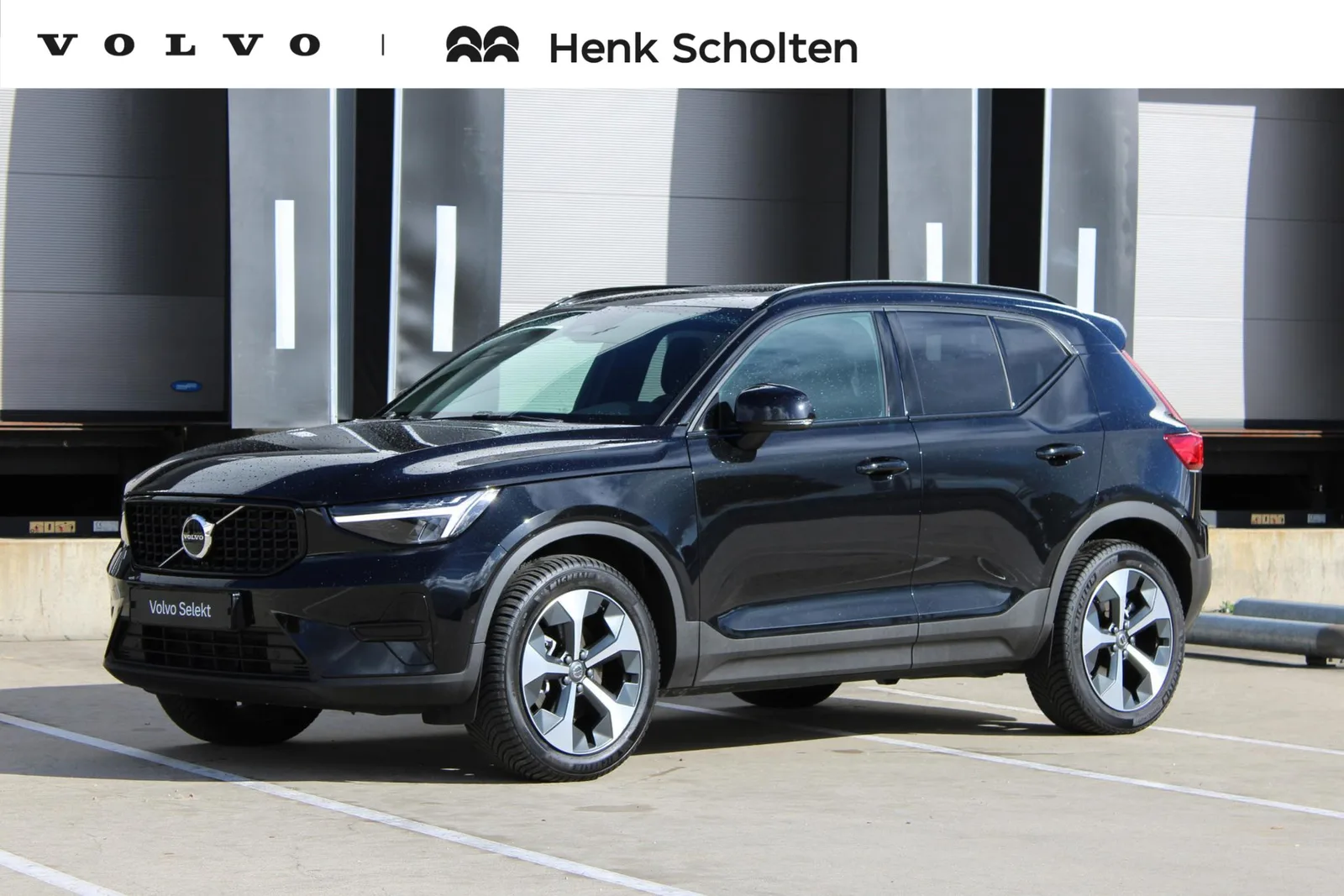 Volvo XC40 (2026) — foto 1