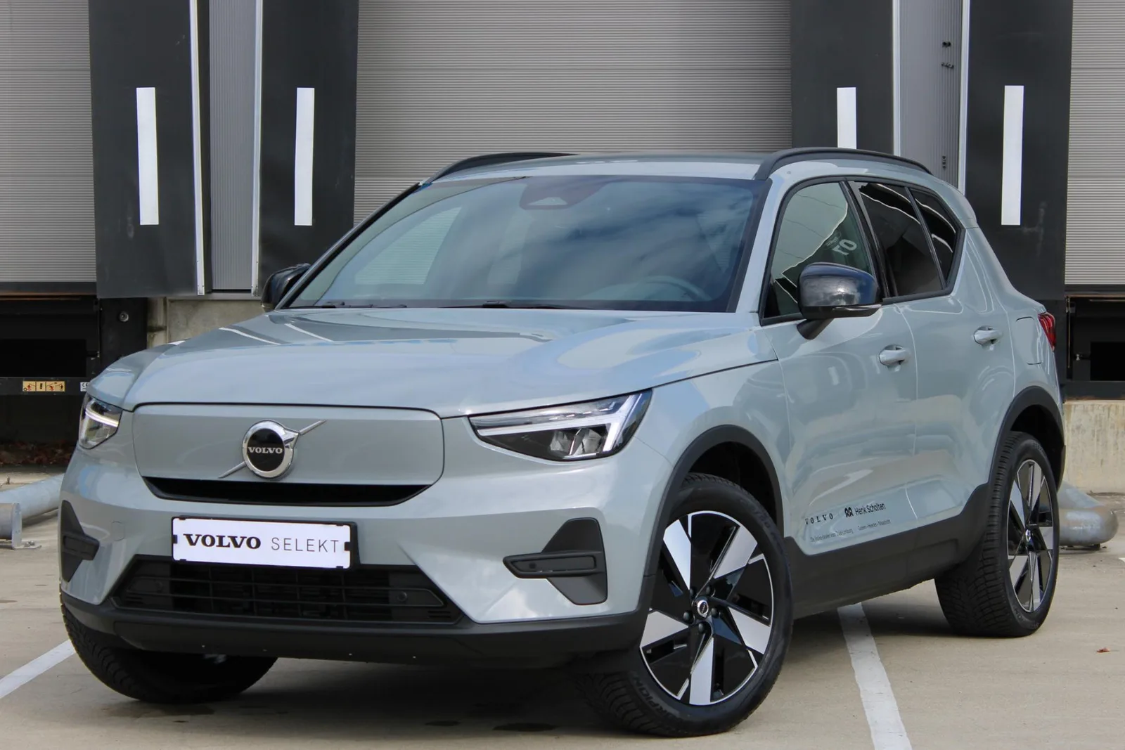 Volvo EX40 (2025) — foto 1