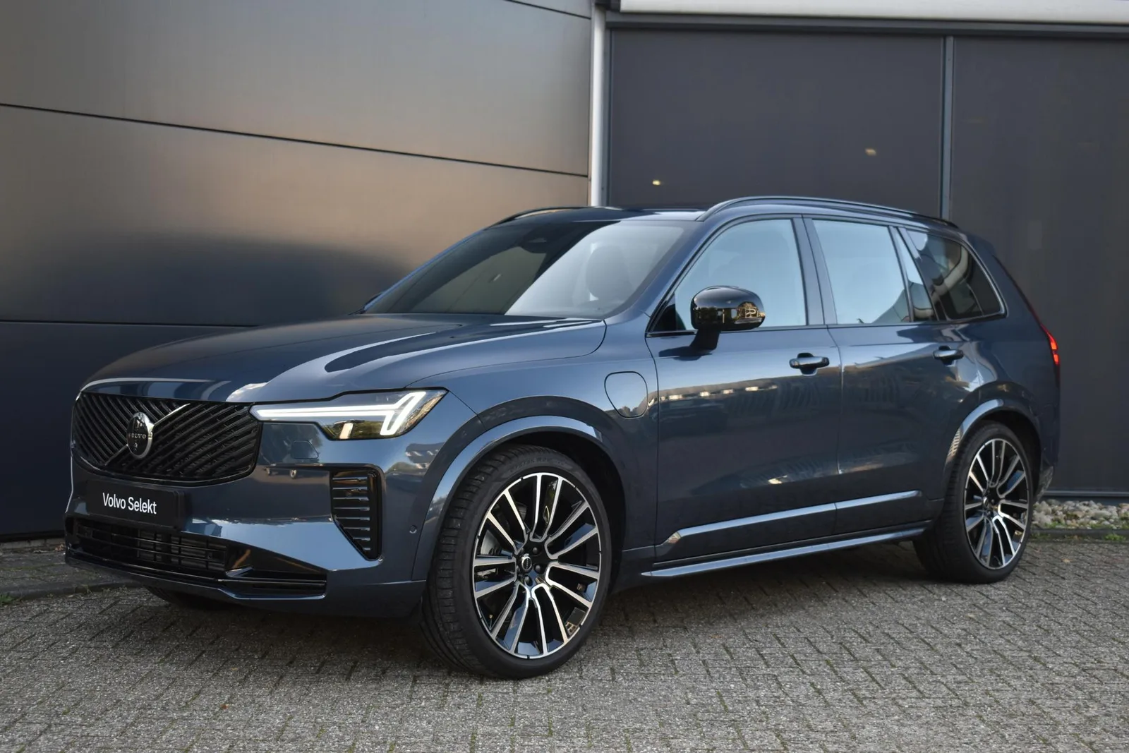 Volvo XC90 (2026) — foto 1
