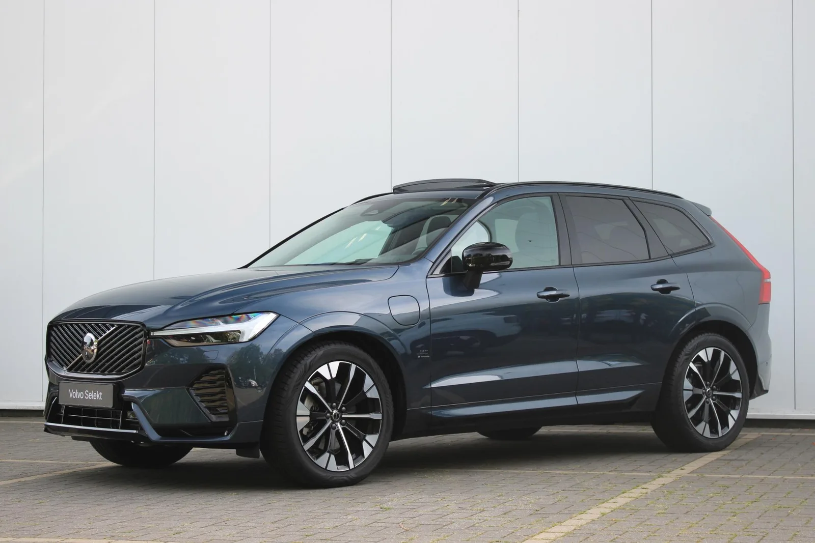 Volvo XC60 (2026) — foto 1