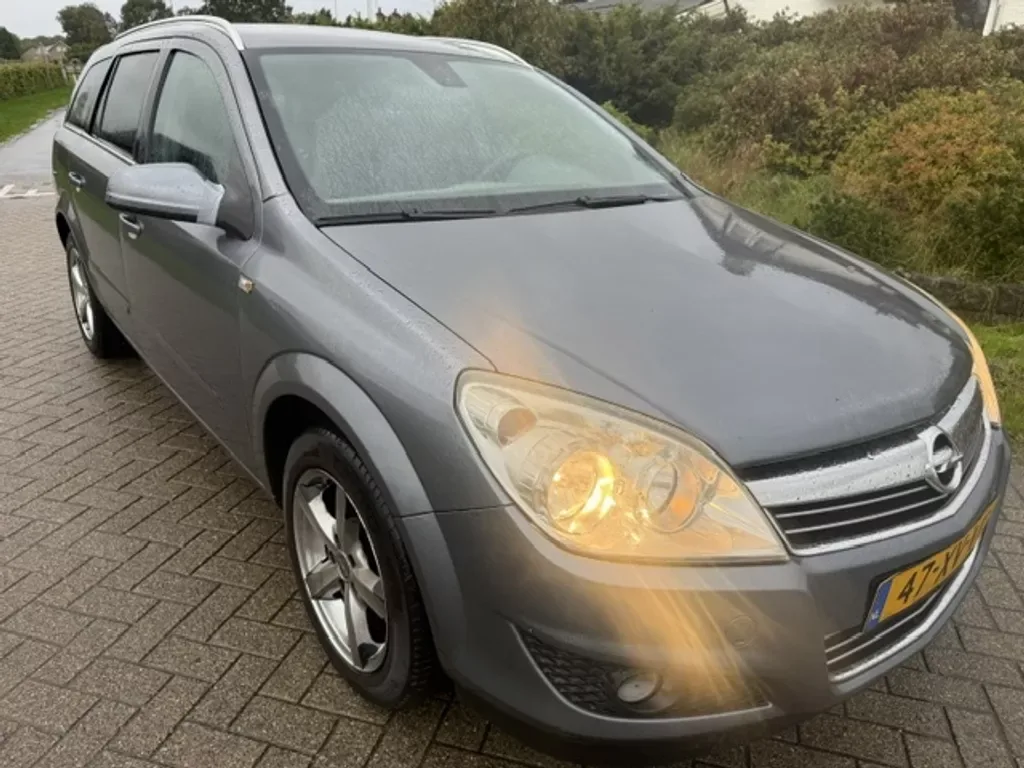Opel Astra (2007) — foto 1