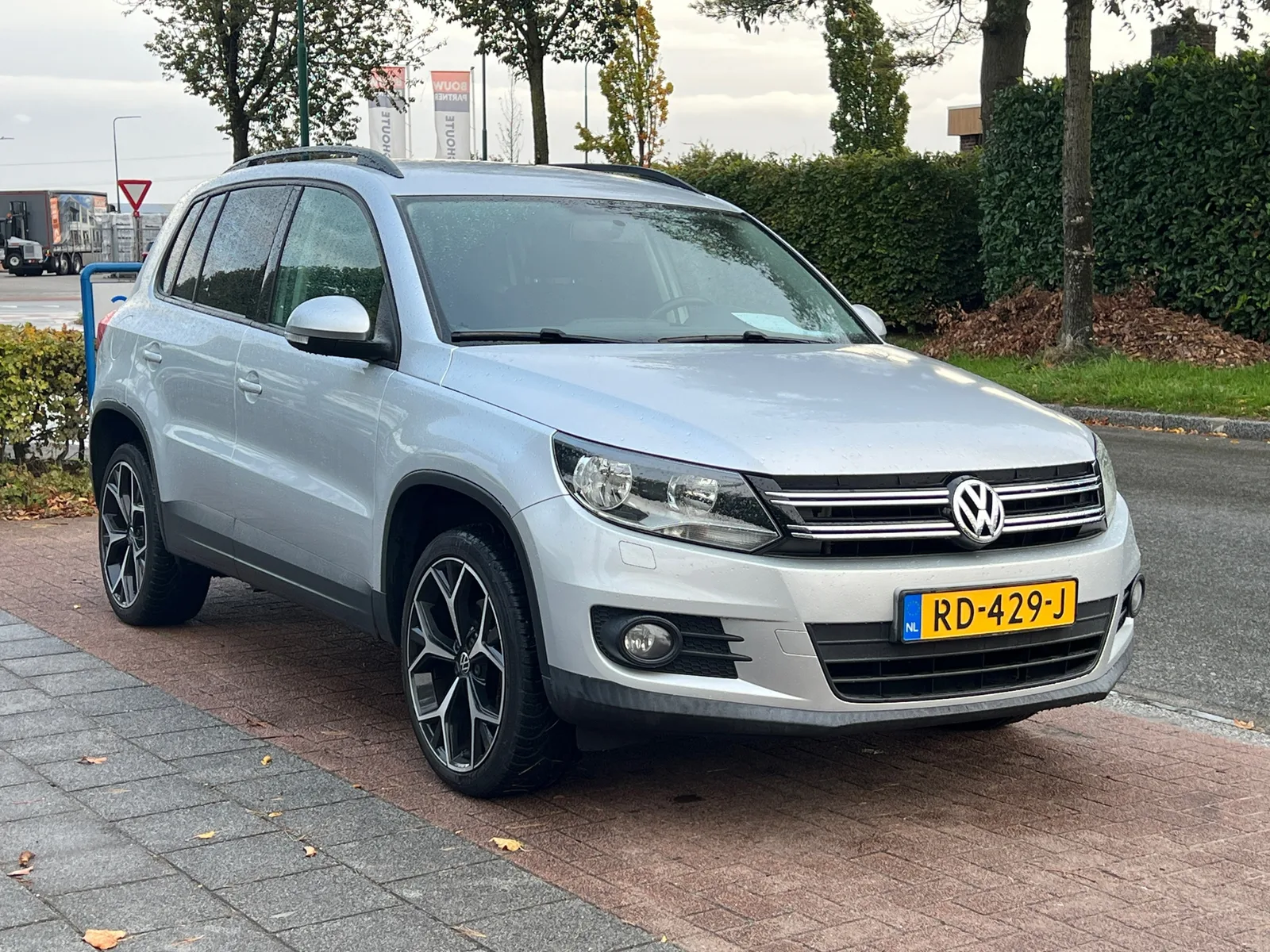 Volkswagen Tiguan (2012) — foto 1