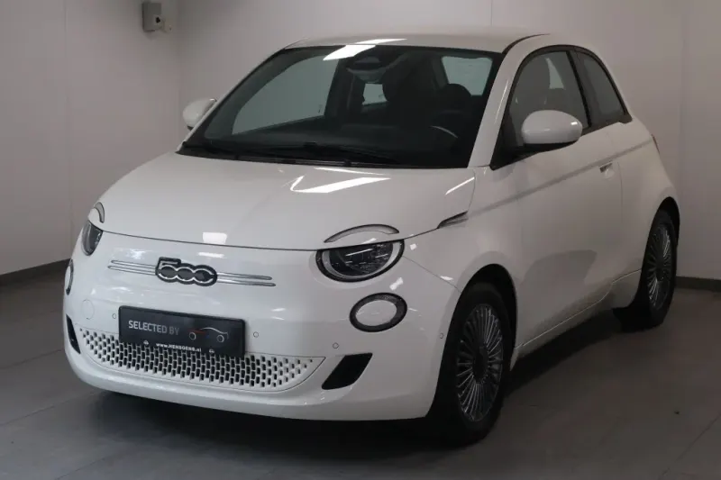 Fiat 500 (2023)