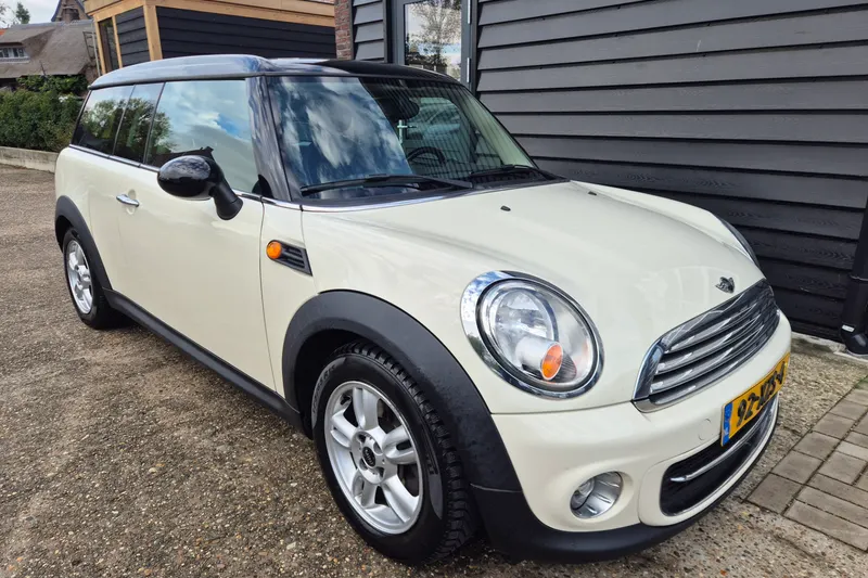 MINI Clubman (2012)