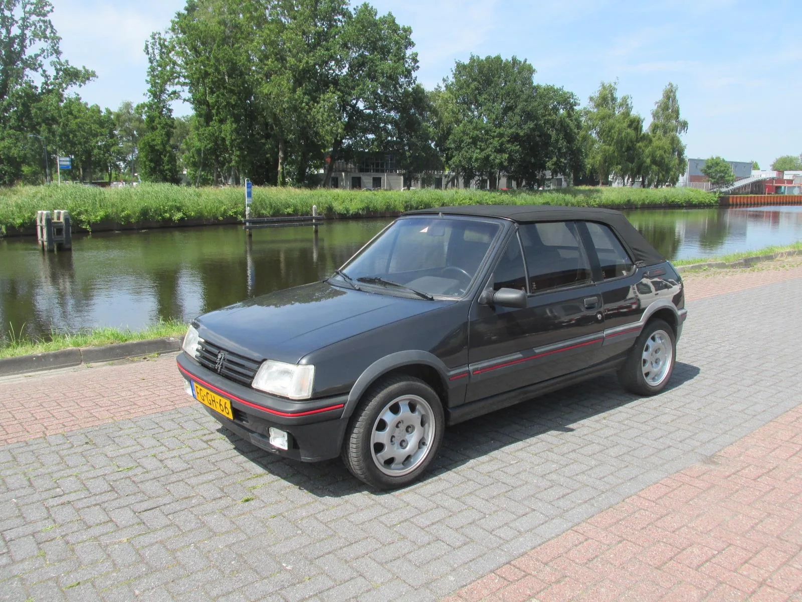 Peugeot 205 (1992) — foto 1