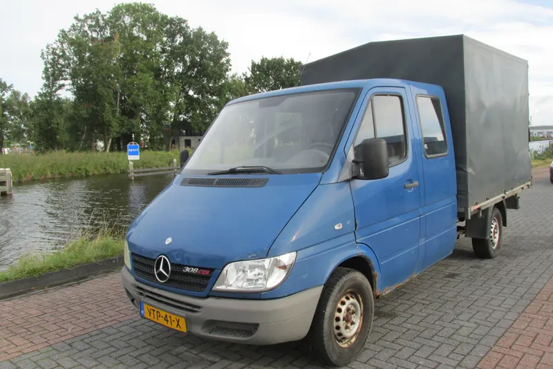 Mercedes-Benz Sprinter (2004)