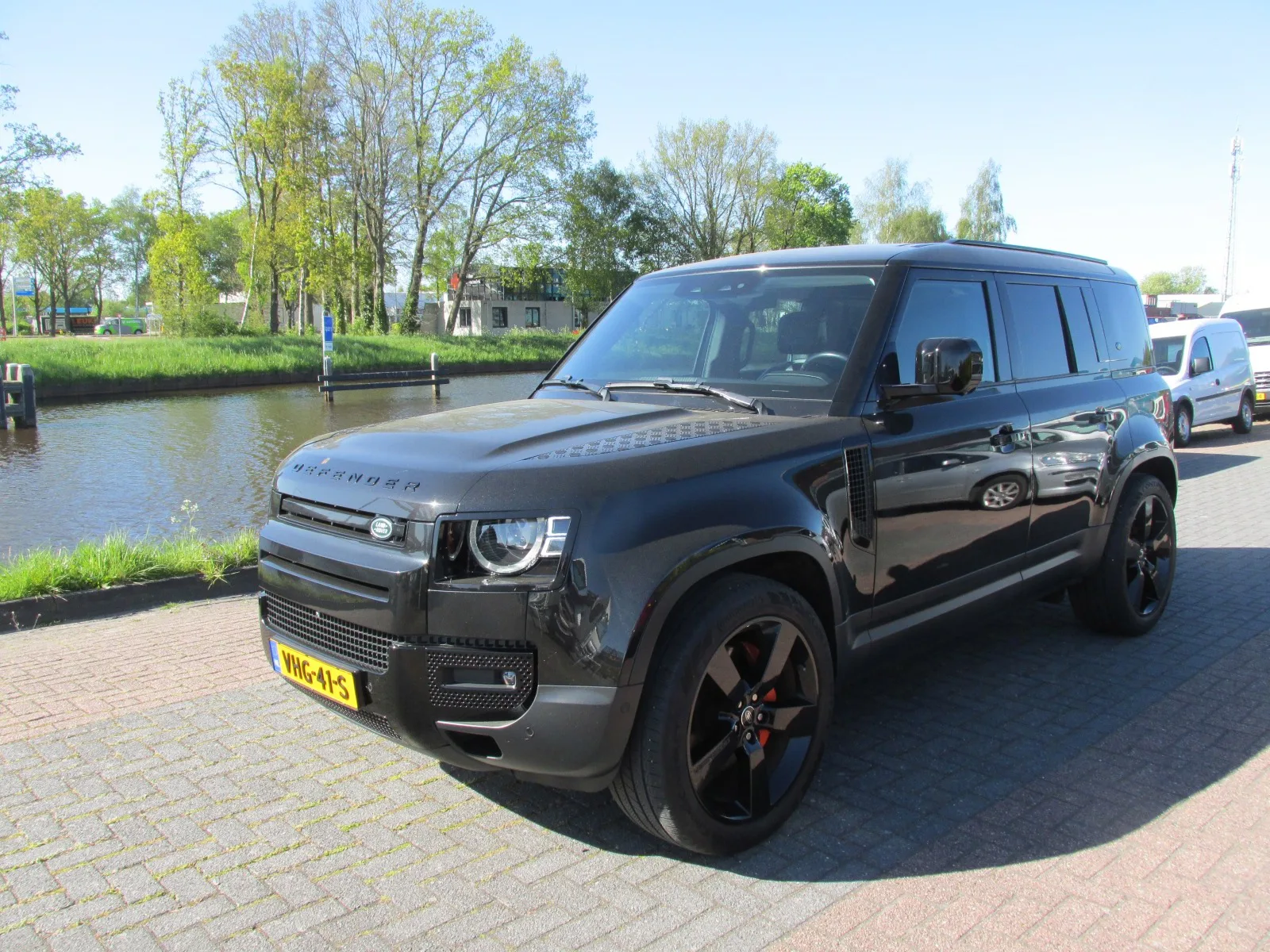Land Rover Defender (2020) — foto 1