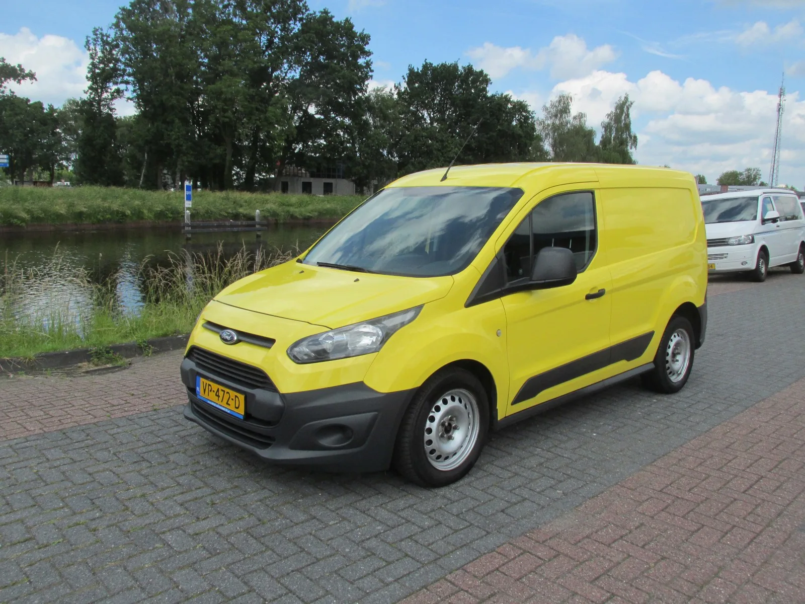 Ford Transit Connect (2015) — foto 1