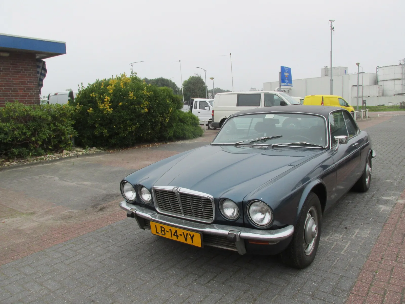 Jaguar XJ (1976) — foto 1