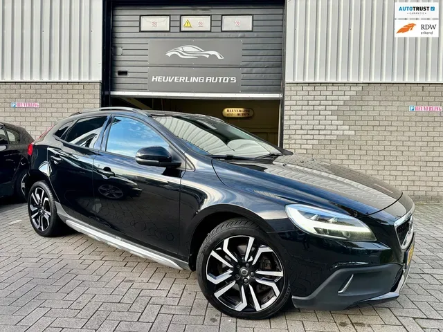 Volvo V40 Cross Country (2018) — foto 1