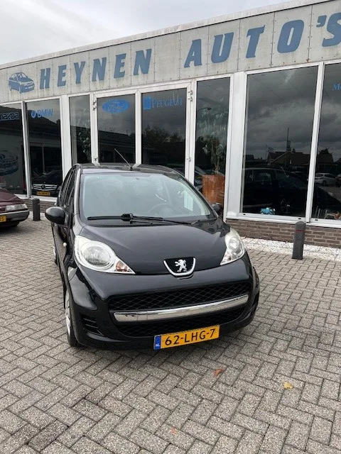 Peugeot 107 (2010) — foto 1