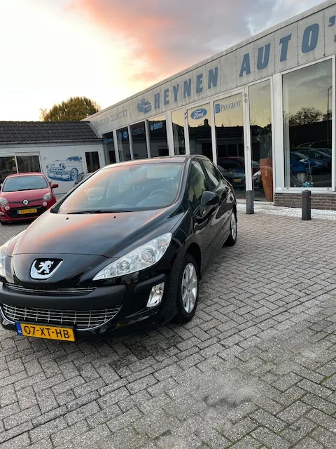 Peugeot 308 (2007) — foto 1