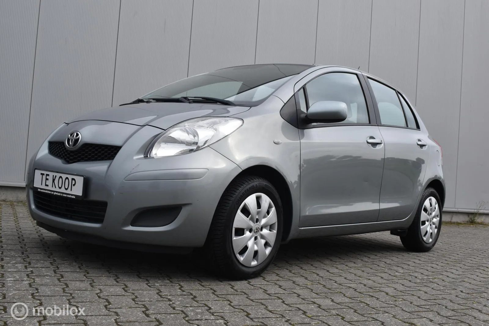 Toyota Yaris (2009) — foto 1