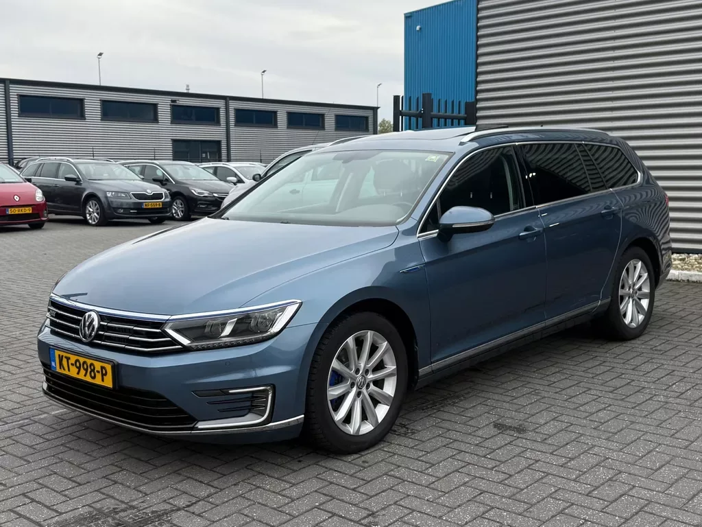 Volkswagen Passat (2016) — foto 1