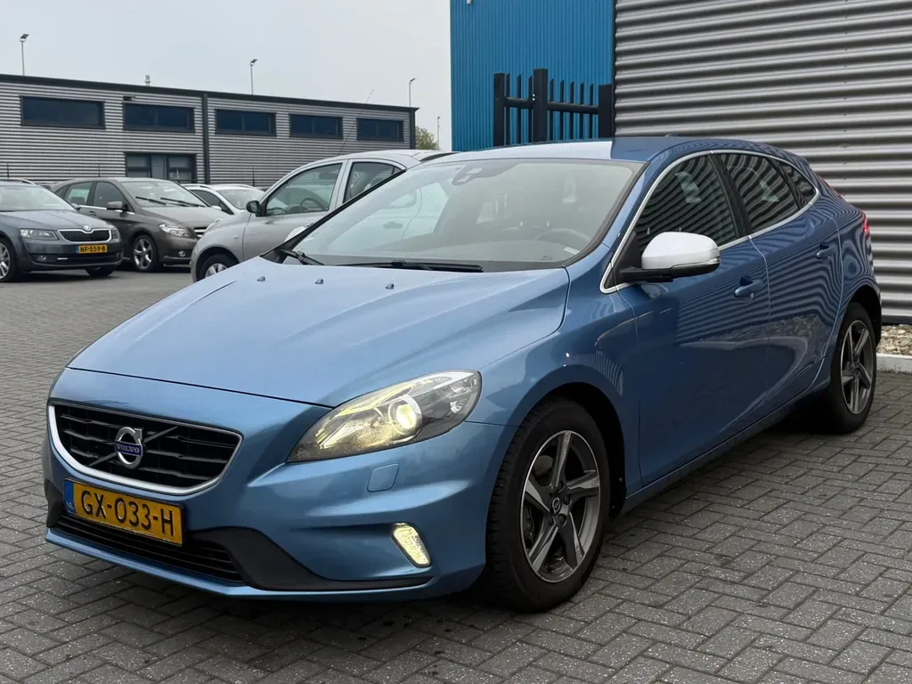 Volvo V40 (2015) — foto 1