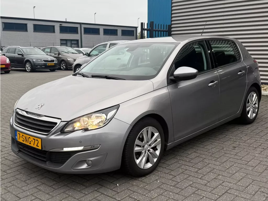 Peugeot 308 (2013) — foto 1