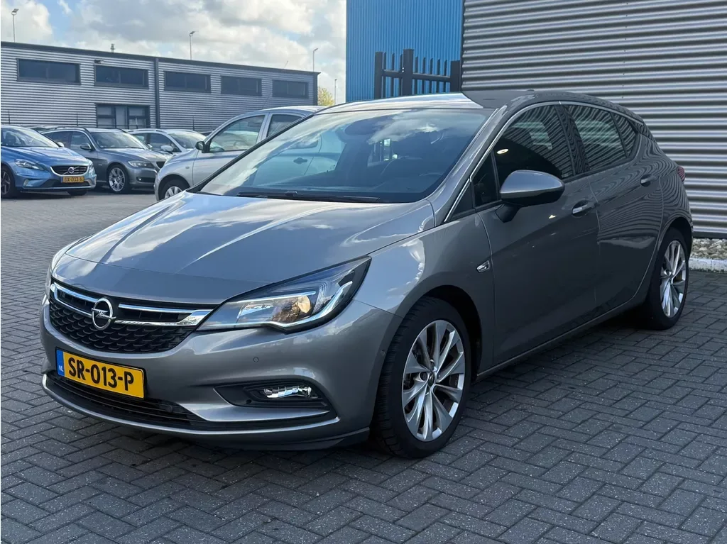 Opel Astra (2017) — foto 1