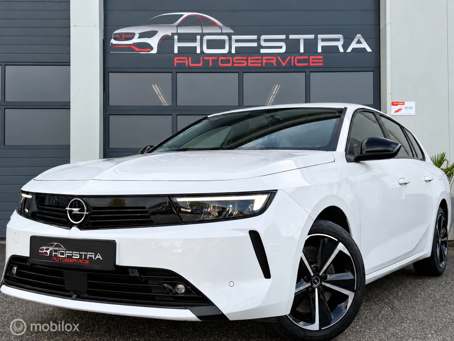 Opel Astra (2023) — foto 1