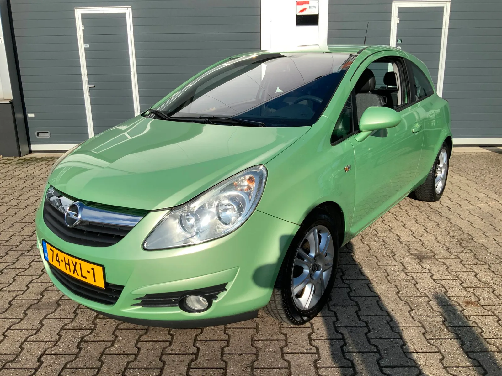 Opel Corsa (2009) — foto 1