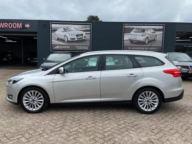 Ford Focus (2018) — foto 1