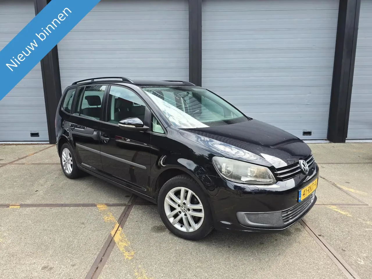 Volkswagen Touran (2010) — foto 1