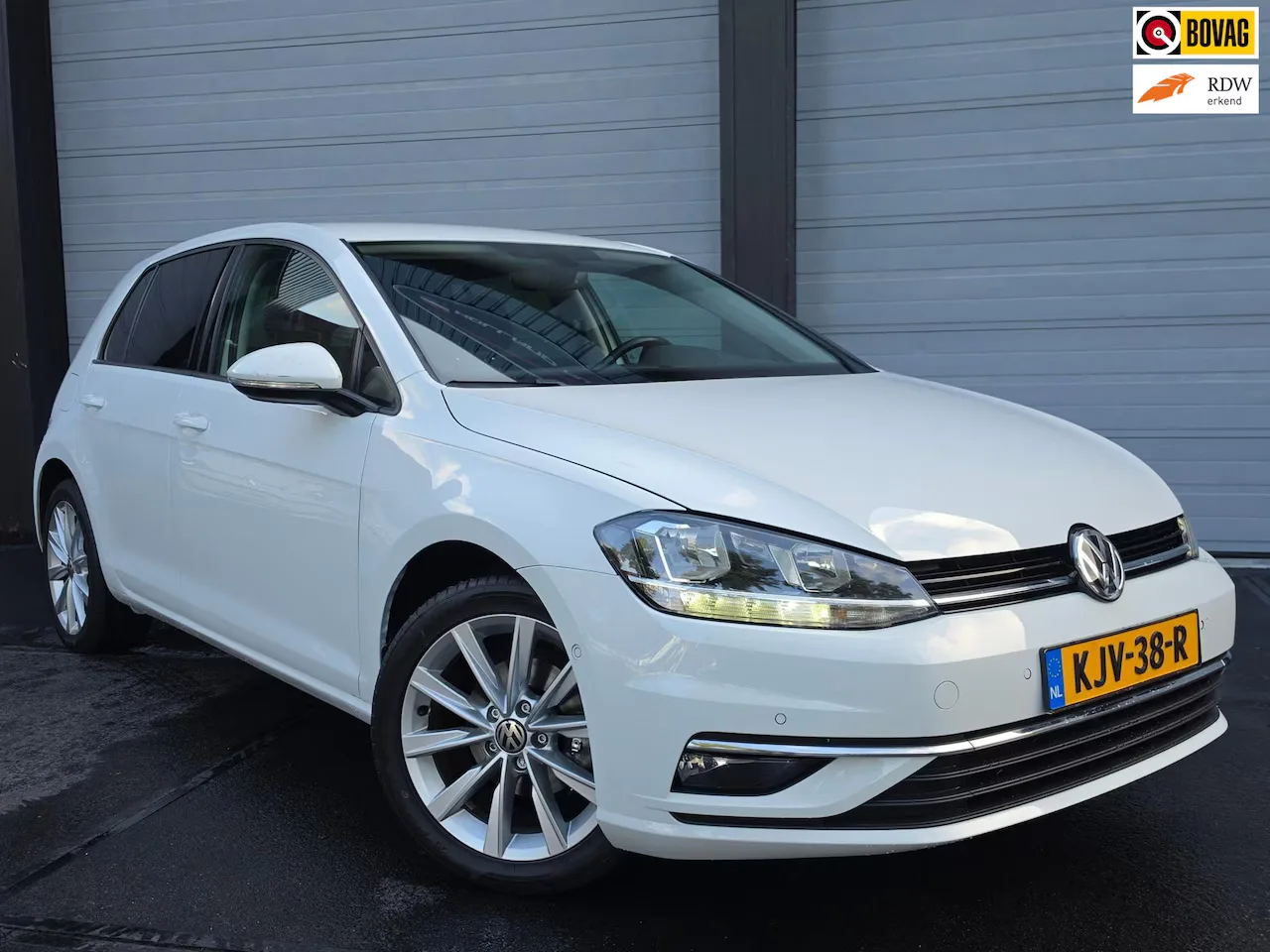 Volkswagen Golf (2019) — foto 1